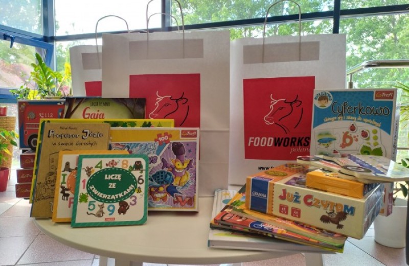 OSI Poland Foodworks - Bücher, Puzzles und Spiele für Krankenhäuser und Kinderheime